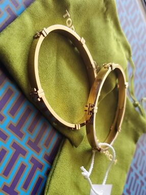 Tory Burch Rose Gold Logo Hinged Bangle Set